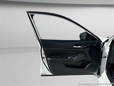 2020 Nissan Altima 2.5 SR - Photo 14 - Logansport, IN 46947