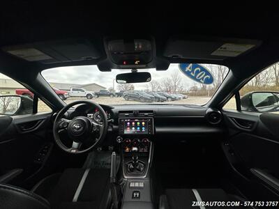 2024 Toyota GR86 Premium   - Photo 4 - Logansport, IN 46947
