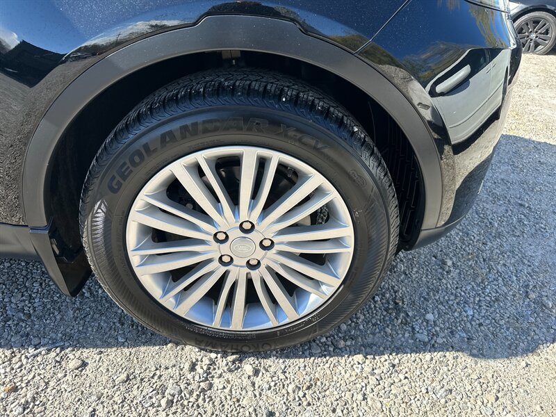 2017 Land Rover Discovery HSE   - Photo 14 - Logansport, IN 46947