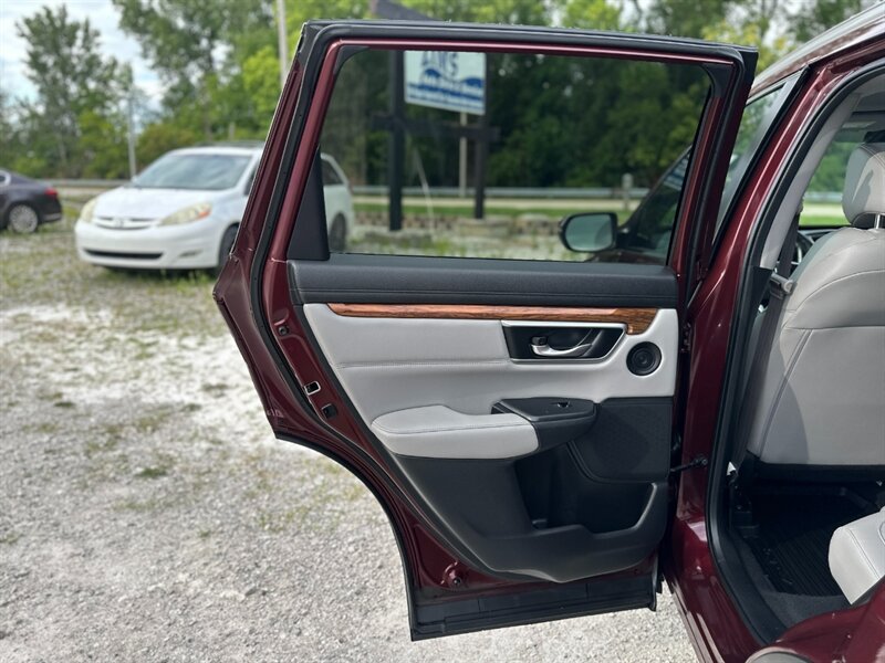 2019 Honda CR-V Touring photo 31