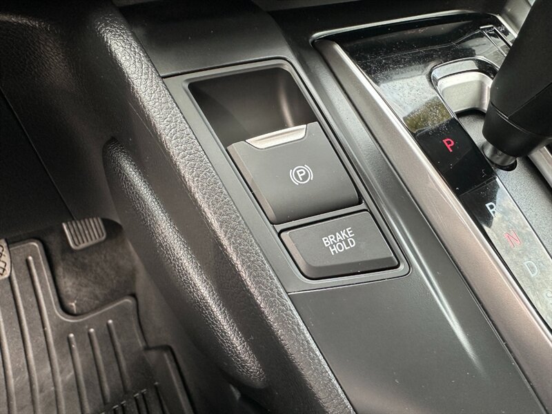 2019 Honda CR-V Touring photo 28