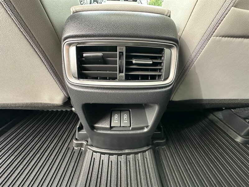 2019 Honda CR-V Touring photo 33