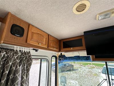 2001 Ford F-550   - Photo 11 - Logansport, IN 46947