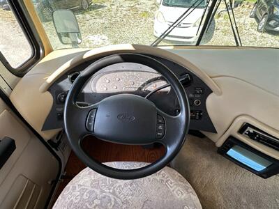 2001 Ford F-550   - Photo 13 - Logansport, IN 46947