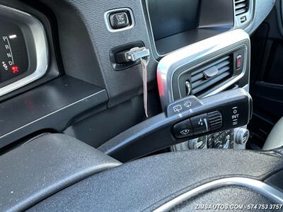2017 Volvo V60 T5 Premier   - Photo 25 - Logansport, IN 46947
