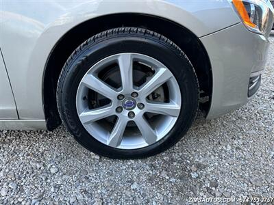 2017 Volvo V60 T5 Premier   - Photo 15 - Logansport, IN 46947