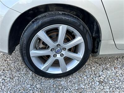 2017 Volvo V60 T5 Premier   - Photo 14 - Logansport, IN 46947