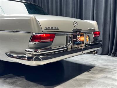 1963 Mercedes-Benz 220SE COUPE - Photo 12 - Pembroke Park, FL 33009