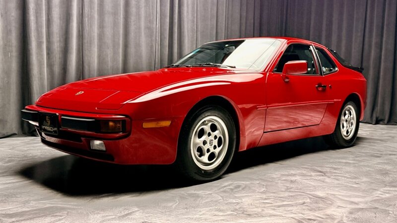 1987 Porsche 944's photo