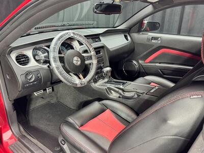 2012 Ford Mustang GT   - Photo 2 - Pembroke Park, FL 33009