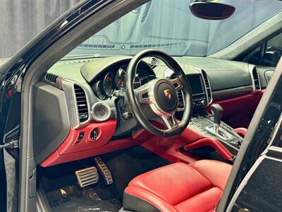 2014 Porsche Cayenne Turbo S - Photo 2 - Pembroke Park, FL 33009