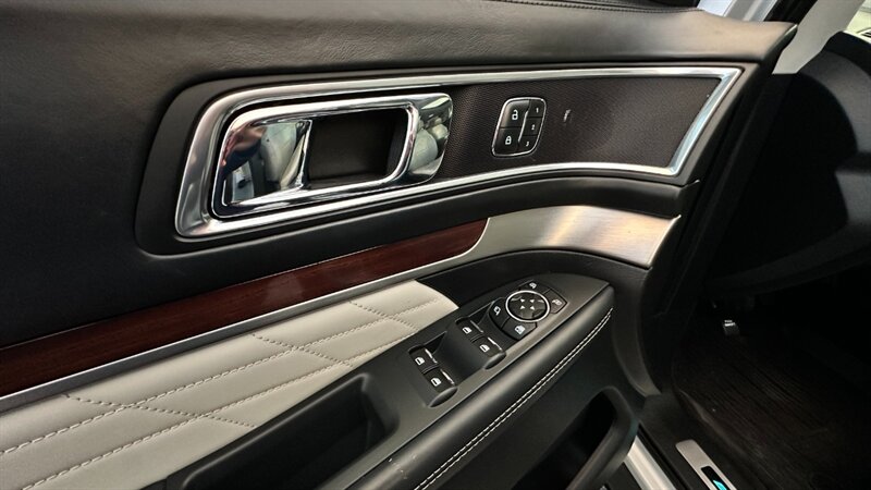 2017 Ford Explorer Platinum   - Photo 23 - Lafayette, IN 47904