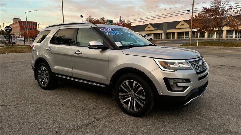 2017 Ford Explorer Platinum   - Photo 11 - Lafayette, IN 47904