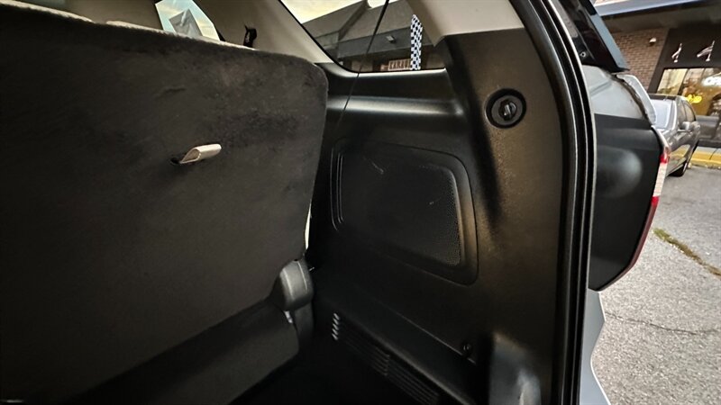 2017 Ford Explorer Platinum   - Photo 50 - Lafayette, IN 47904