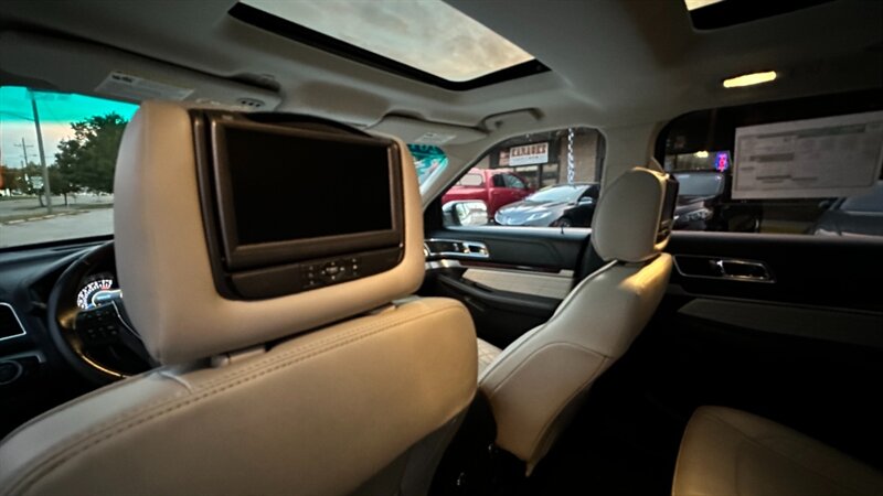 2017 Ford Explorer Platinum   - Photo 61 - Lafayette, IN 47904