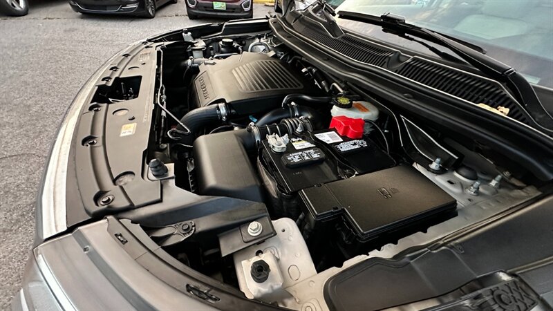 2017 Ford Explorer Platinum   - Photo 19 - Lafayette, IN 47904