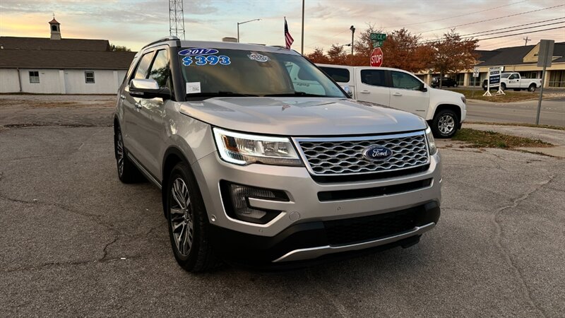 2017 Ford Explorer Platinum   - Photo 12 - Lafayette, IN 47904