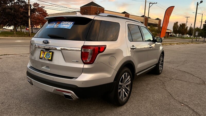 2017 Ford Explorer Platinum   - Photo 8 - Lafayette, IN 47904