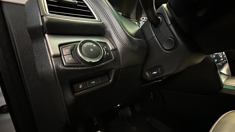 2017 Ford Explorer Platinum   - Photo 27 - Lafayette, IN 47904