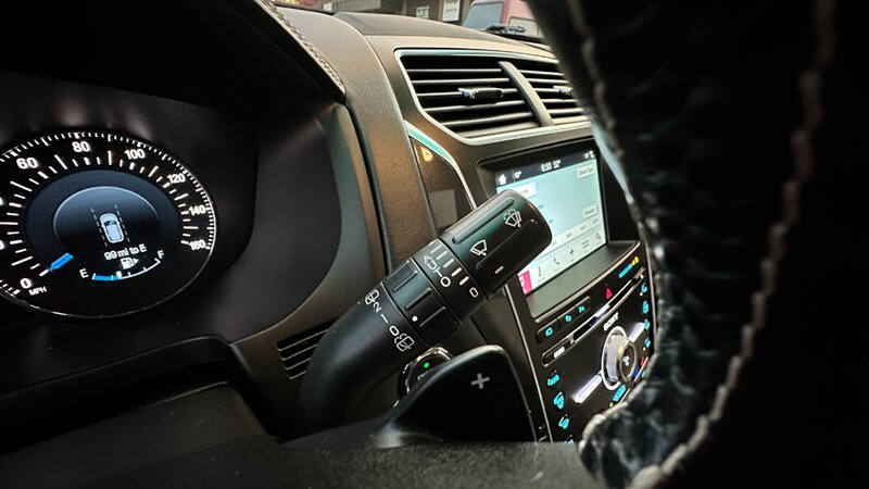 2017 Ford Explorer Platinum   - Photo 33 - Lafayette, IN 47904