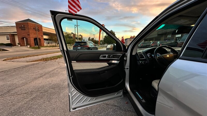 2017 Ford Explorer Platinum   - Photo 21 - Lafayette, IN 47904