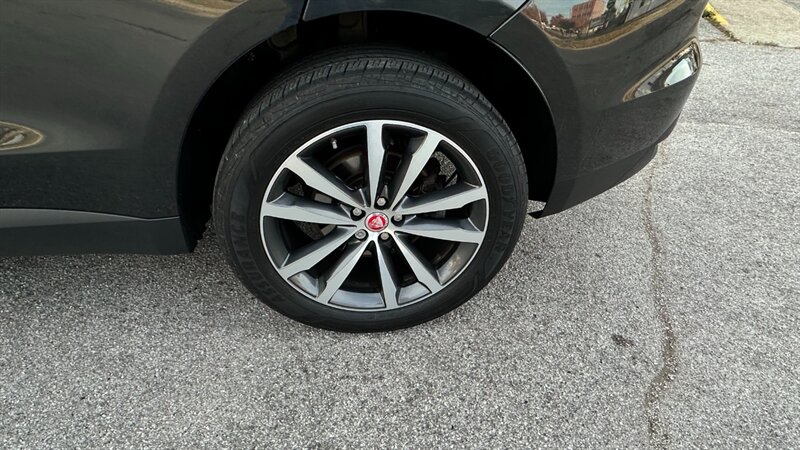 2018 Jaguar F-PACE 25t Prestige   - Photo 16 - Lafayette, IN 47904