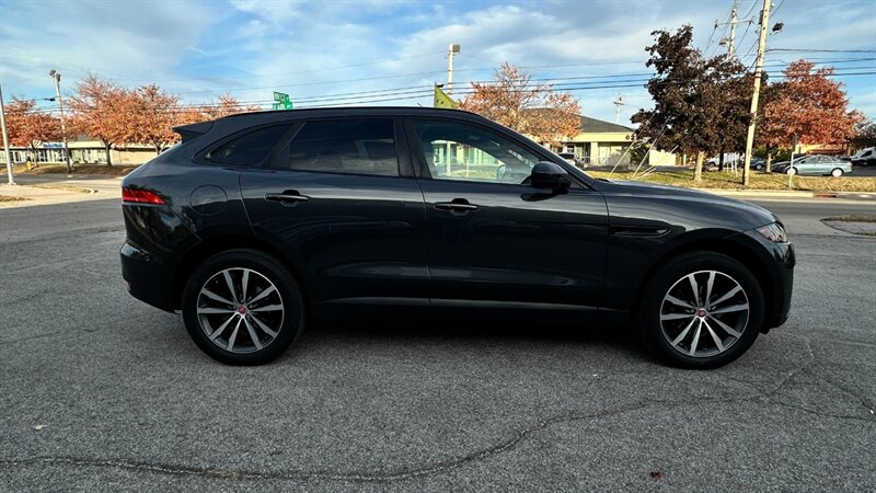 2018 Jaguar F-PACE 25t Prestige   - Photo 11 - Lafayette, IN 47904