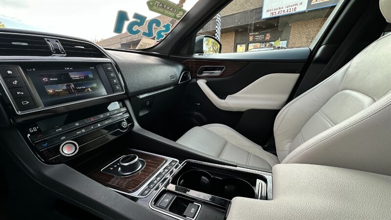 2018 Jaguar F-PACE 25t Prestige   - Photo 49 - Lafayette, IN 47904
