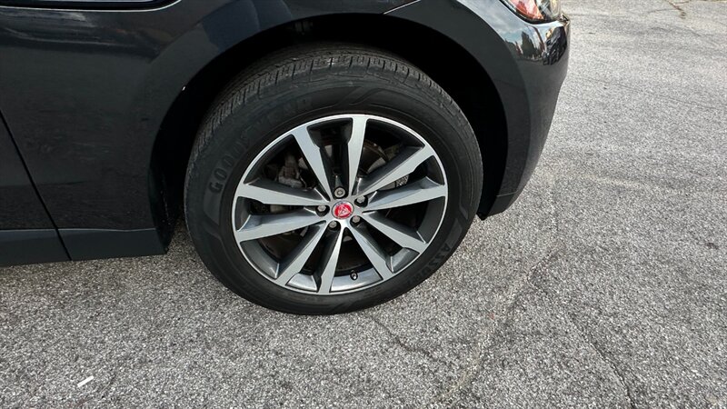 2018 Jaguar F-PACE 25t Prestige   - Photo 18 - Lafayette, IN 47904