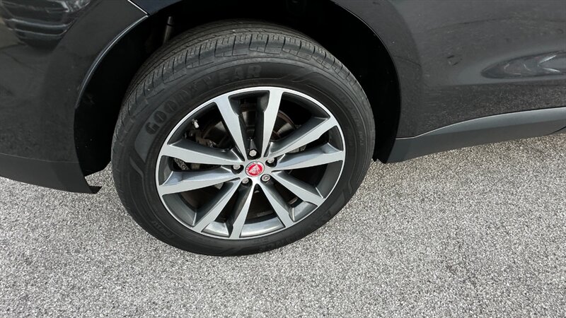 2018 Jaguar F-PACE 25t Prestige   - Photo 17 - Lafayette, IN 47904