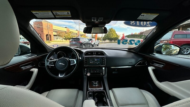 2018 Jaguar F-PACE 25t Prestige   - Photo 51 - Lafayette, IN 47904