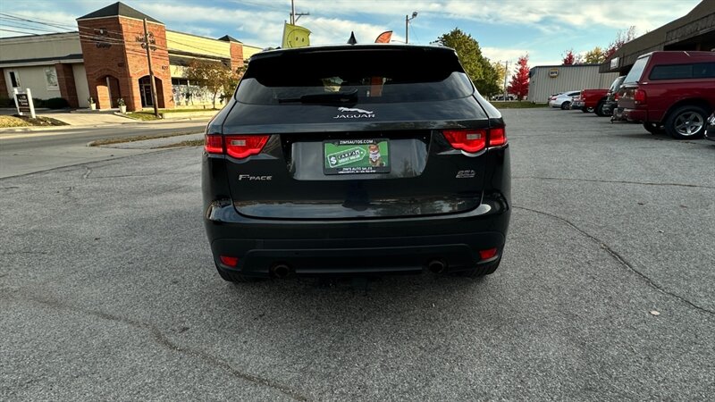 2018 Jaguar F-PACE 25t Prestige   - Photo 8 - Lafayette, IN 47904