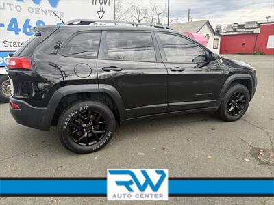 2017 Jeep Cherokee Trailhawk - Photo 2 - Ukiah, CA 95482