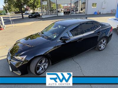 2018 Lexus IS 300   - Photo 3 - Ukiah, CA 95482