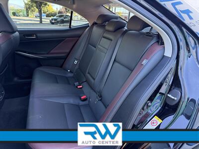 2018 Lexus IS 300   - Photo 8 - Ukiah, CA 95482