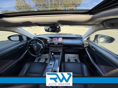 2018 Lexus IS 300   - Photo 18 - Ukiah, CA 95482