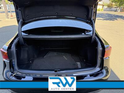 2018 Lexus IS 300   - Photo 7 - Ukiah, CA 95482