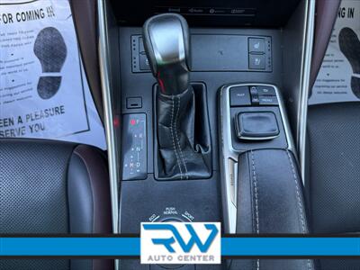 2018 Lexus IS 300   - Photo 10 - Ukiah, CA 95482