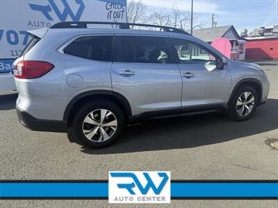 2019 Subaru Ascent Premium 8-Passenger   - Photo 2 - Ukiah, CA 95482