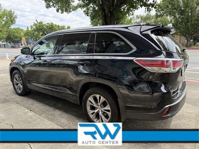 2015 Toyota Highlander XLE   - Photo 4 - Ukiah, CA 95482