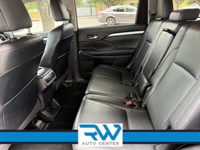 2015 Toyota Highlander XLE   - Photo 6 - Ukiah, CA 95482