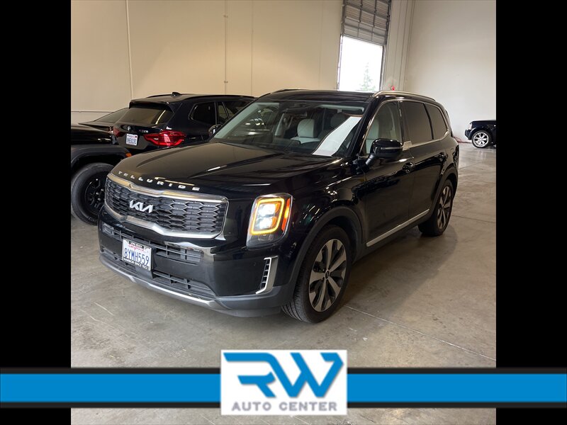 2022 Kia Telluride EX   - Photo 1 - Ukiah, CA 95482