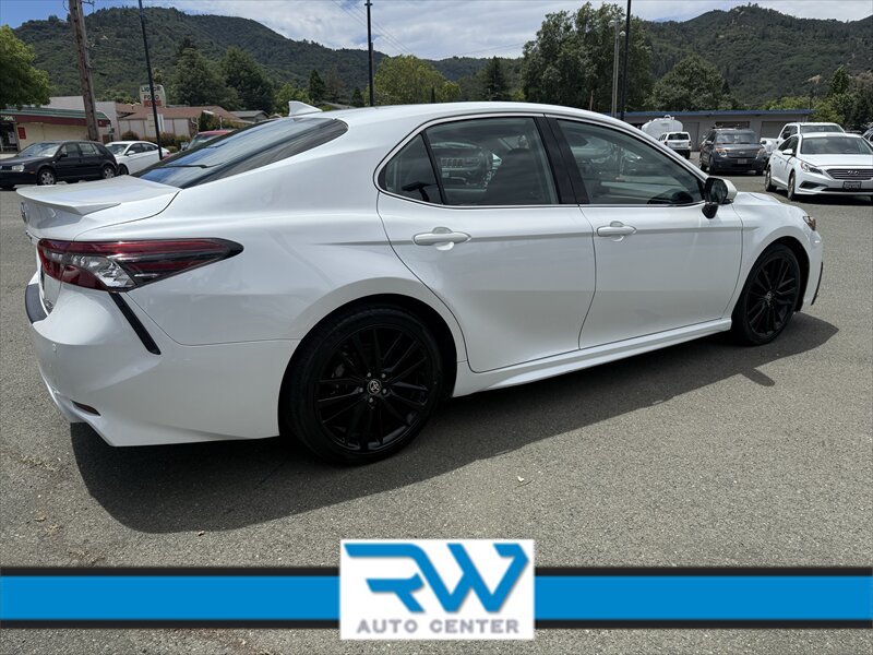 2022 Toyota Camry Hybrid XSE - Photo 6 - Ukiah, CA 95482
