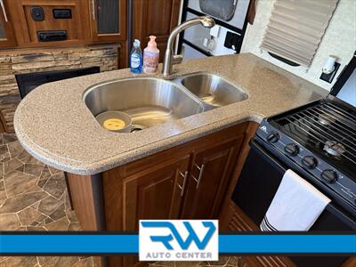 2015 Keystone RV FZ325 Alpine   - Photo 9 - Ukiah, CA 95482