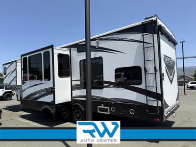 2015 Keystone RV FZ325 Alpine   - Photo 2 - Ukiah, CA 95482