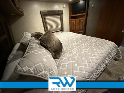 2015 Keystone RV FZ325 Alpine   - Photo 23 - Ukiah, CA 95482
