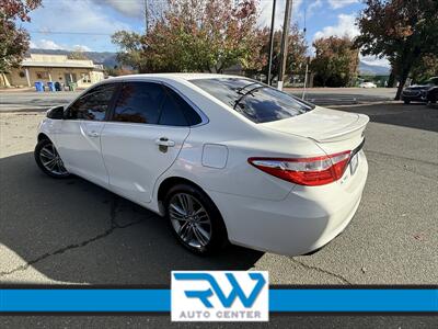 2015 Toyota Camry SE   - Photo 4 - Ukiah, CA 95482