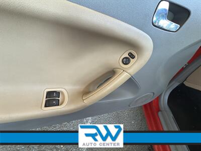2006 Pontiac Solstice   - Photo 10 - Ukiah, CA 95482