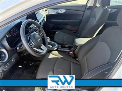 2023 Kia Forte LXS   - Photo 8 - Ukiah, CA 95482