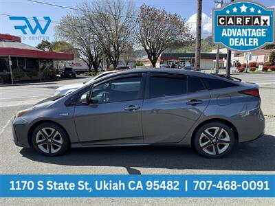 2019 Toyota Prius L Eco   - Photo 2 - Ukiah, CA 95482